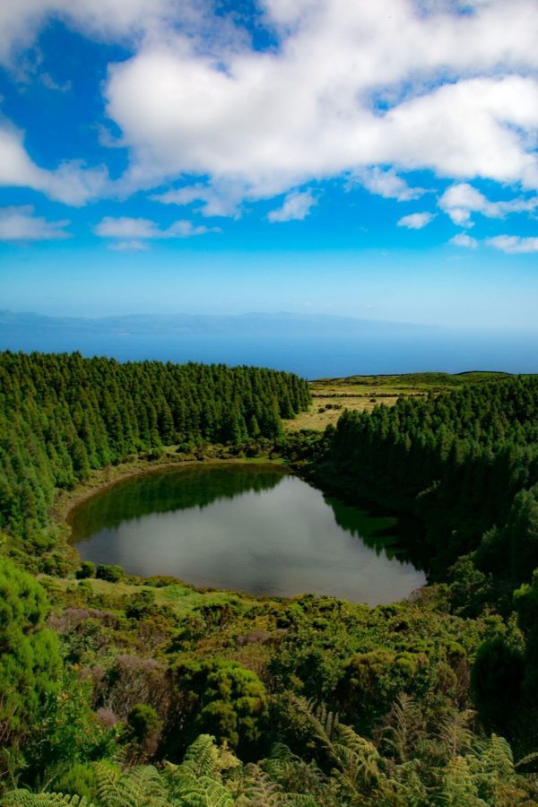 Açores - Passeio de Jipe pelas Lagoas Secretas e Grutas de Lava