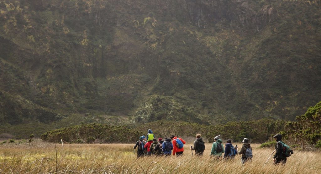 Our Island - Guide to the Azores - Caldeira Descent