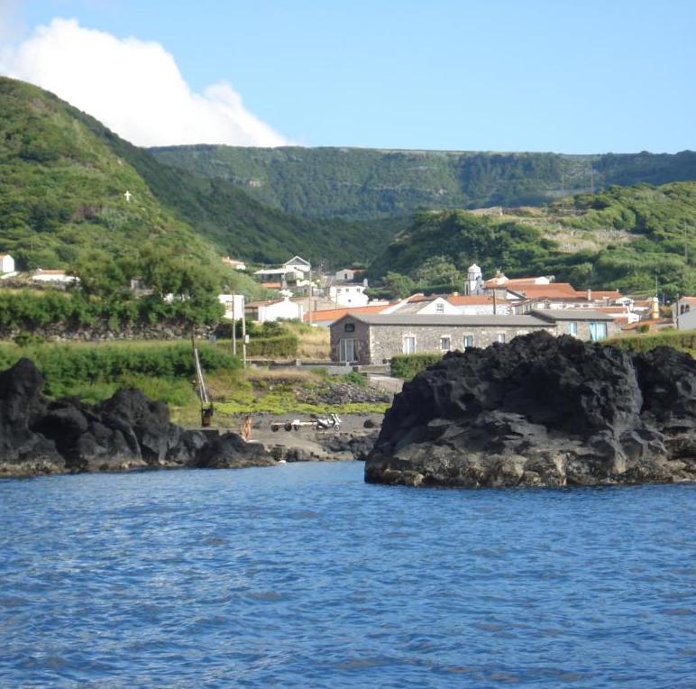 Casa do Sol - Guide to the Azores - Casa Atlantida - Flores Cover
