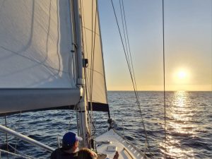 Passeios à vela - Passeio em Veleiro Privado ao Pôr-do-Sol - São Miguel - Guia dos Açores I