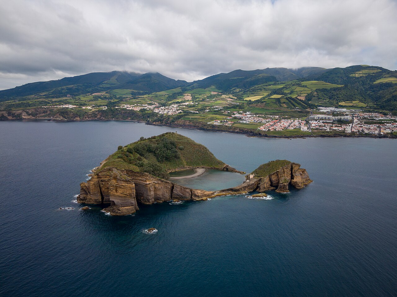 Ilhéu de Vilafranca do Campo - São Miguel - Guide to the Azores
